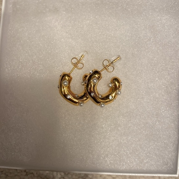 “Bella” Gold Plated Pearl and Diamond  chunky Hoops - Picture 2 of 9